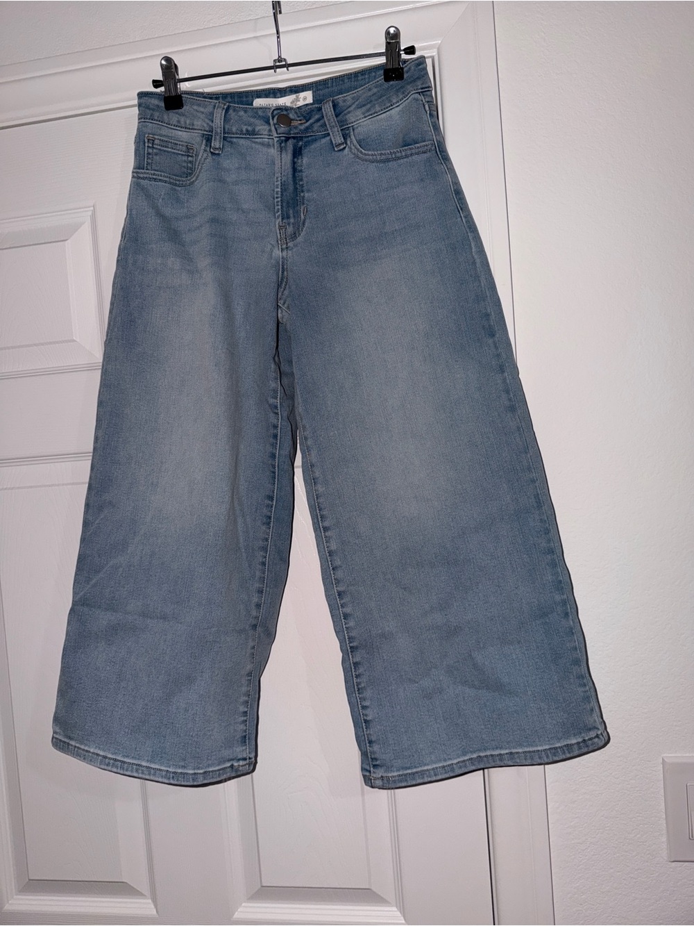 Wide Leg Crop Jeans